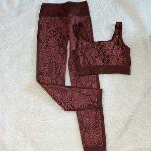 Fabletics leggings and sports bra set